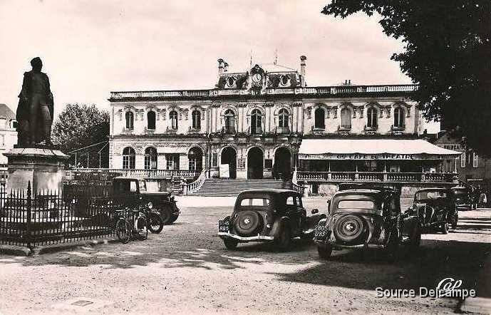 19 Brive La Gaillarde Le Theatre.jpg